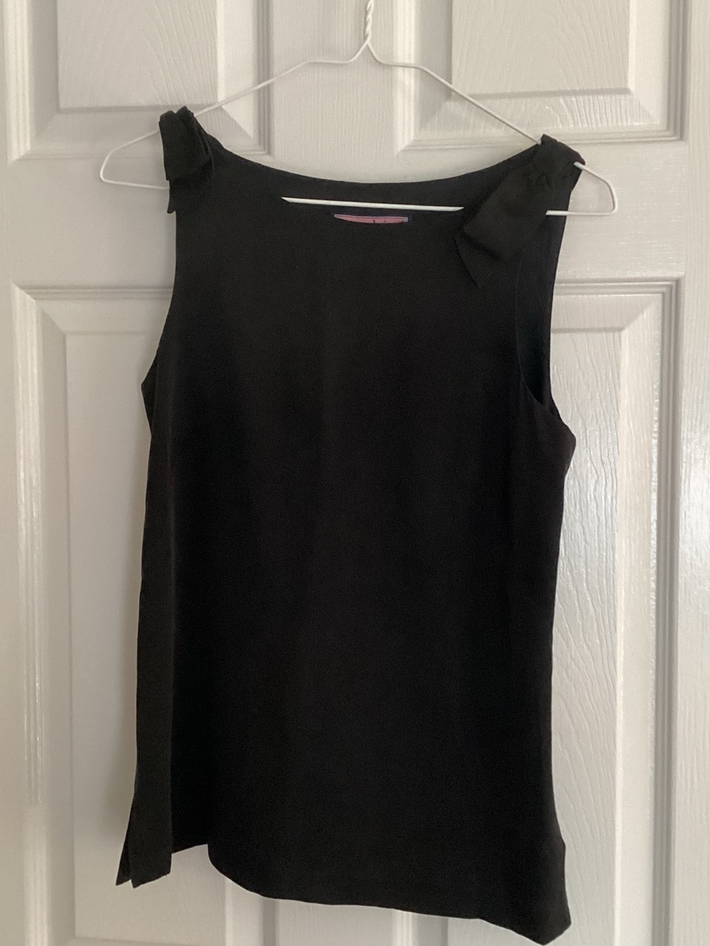 Vineyard Vines Black Sleeveless Bow-Shoulder Tank